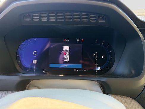 Used 2025 Volvo XC90 B5 Plus w/ Protection Package Premier image 40