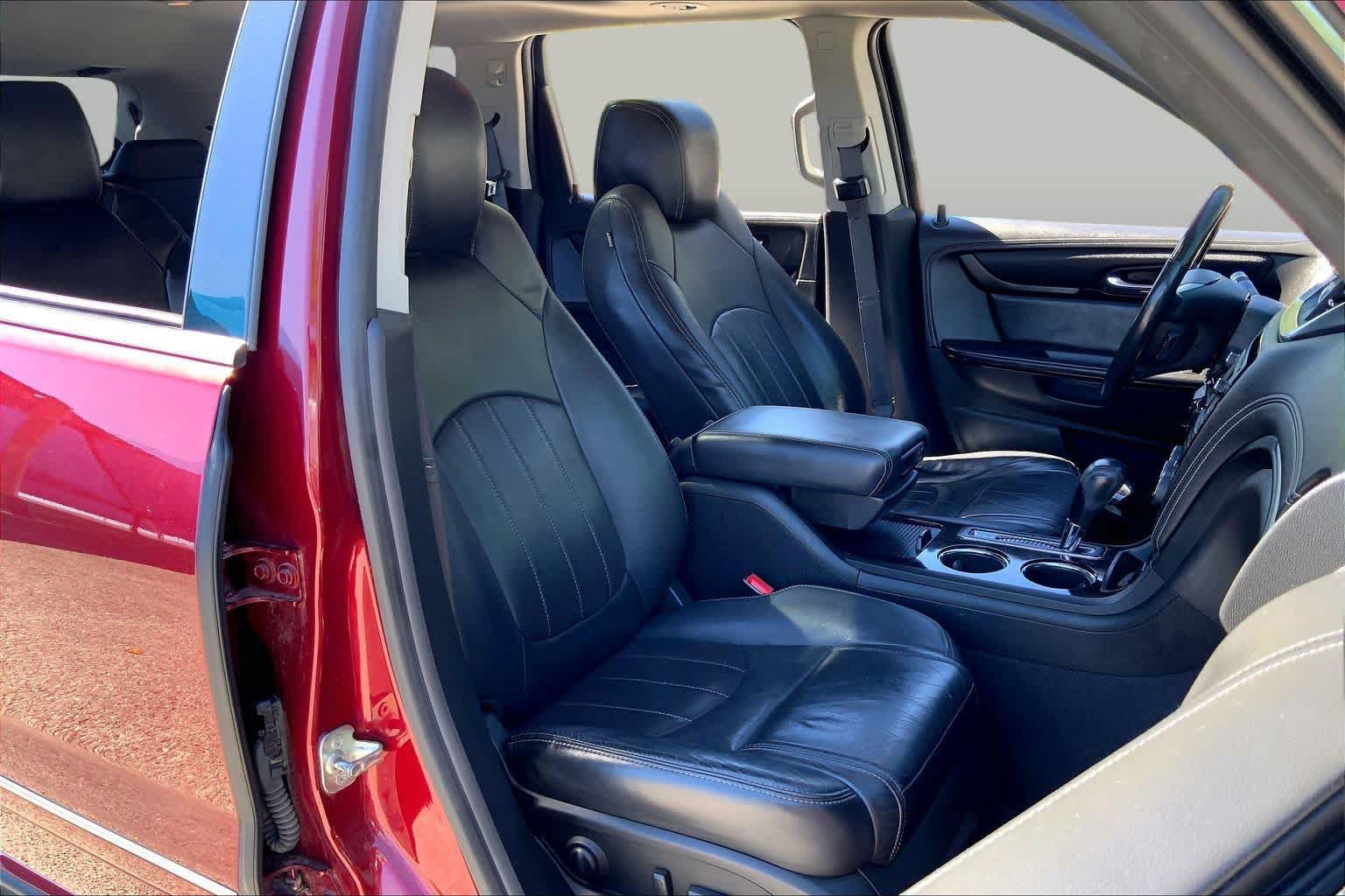 Used 2015 Chevrolet Traverse LTZ w/ LPO, 'HIT The Road' Package AWD/4WD image 9