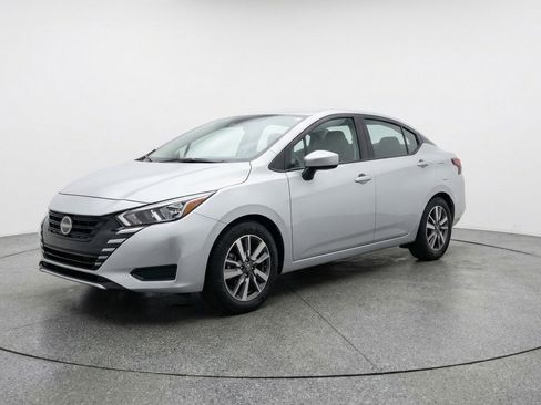 Used 2025 Nissan Versa SV FWD image 3