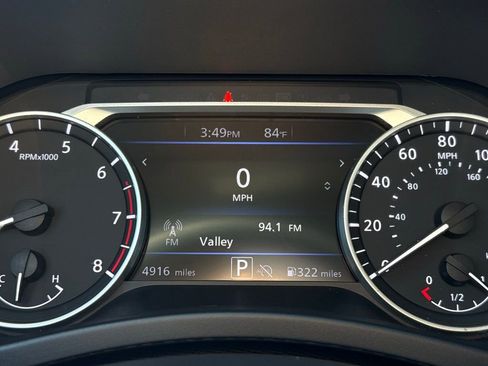 Certified 2025 Nissan Sentra SR image 32