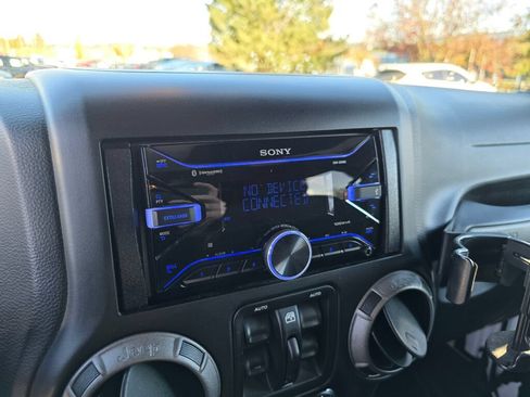 Used 2016 Jeep Wrangler Unlimited Sport w/ Quick Order Package 23S AWD/4WD image 23