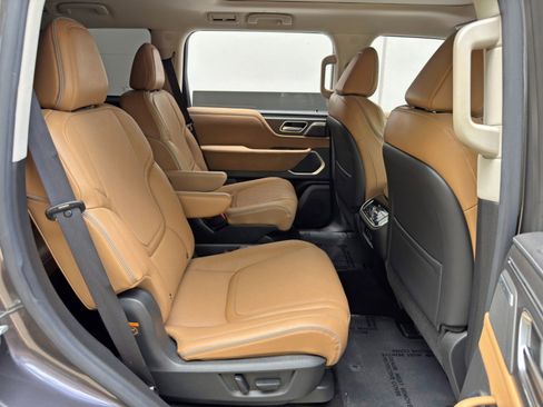 Used 2025 INFINITI QX80 Luxe AWD/4WD image 40