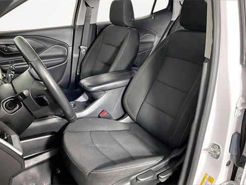 Used 2023 GMC Terrain SLE image 21