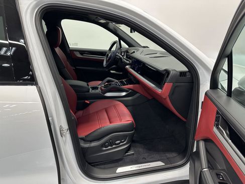 New 2026 Porsche Cayenne image 42