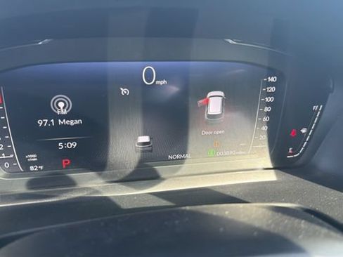 Certified 2025 Honda Pilot Elite image 2