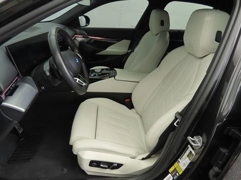 Certified 2024 BMW i5 eDrive40i w/ Executive Package image 19