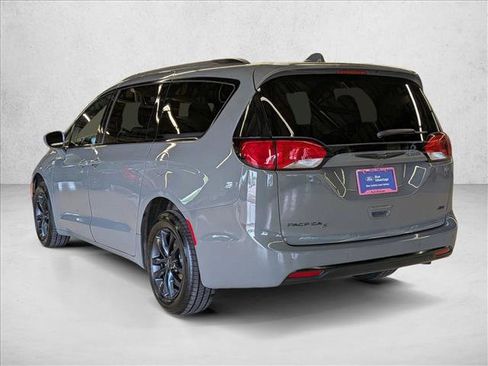 Used 2020 Chrysler Pacifica Touring-L w/ Advanced Safetytec Group AWD/4WD image 8