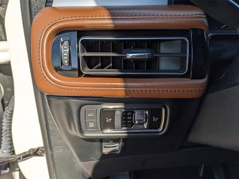 Used 2022 Lincoln Nautilus Reserve image 30