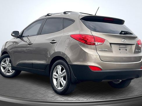 Used 2013 Hyundai Tucson GLS FWD image 2