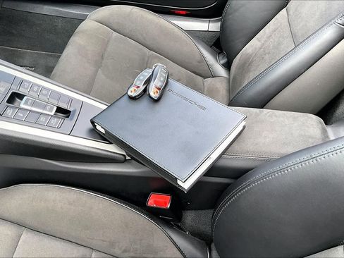 Used 2022 Porsche 718 Boxster Spyder image 15