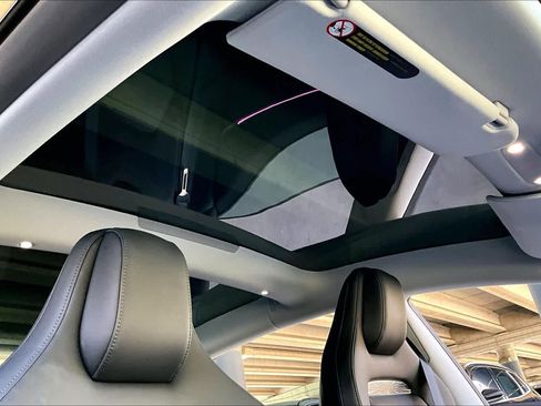 Used 2025 Tesla Model 3 Performance image 13