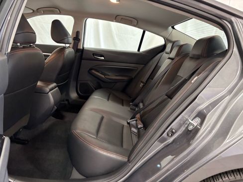 Used 2024 Nissan Altima 2.5 SR image 13