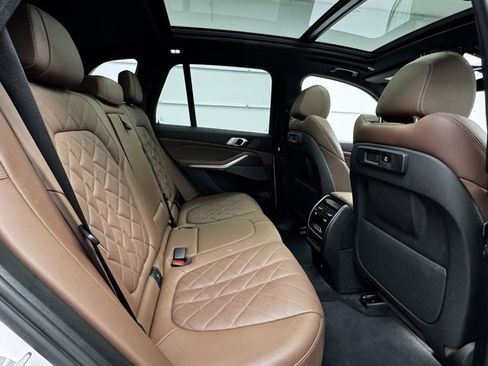 Used 2023 BMW X5 xDrive40i w/ Premium Package image 22