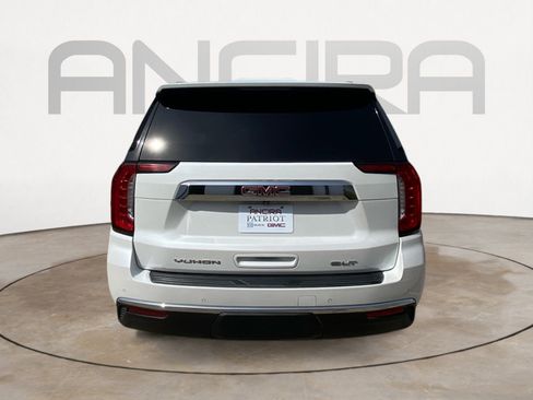 Used 2022 GMC Yukon SLT w/ SLT Luxury Package image 9
