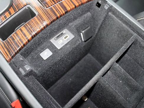 Used 2022 Cadillac Escalade Luxury image 40