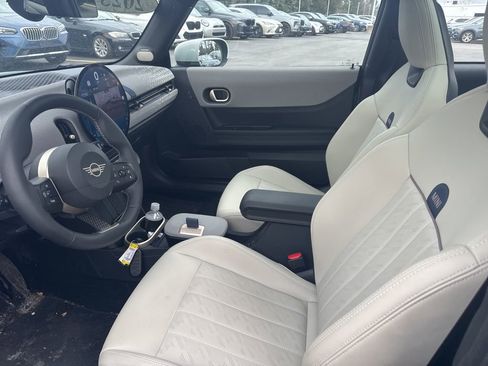 Used 2025 MINI Cooper S image 9