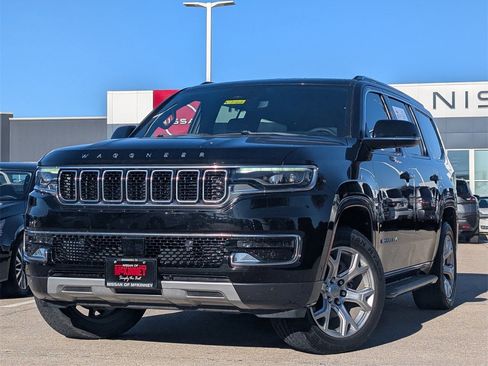 Used 2022 Jeep Wagoneer Series II image 2