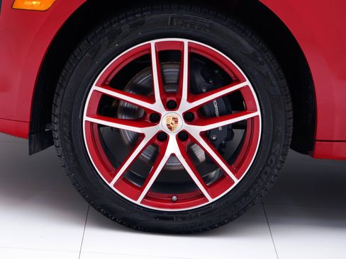 Certified 2026 Porsche Macan AWD/4WD image 12