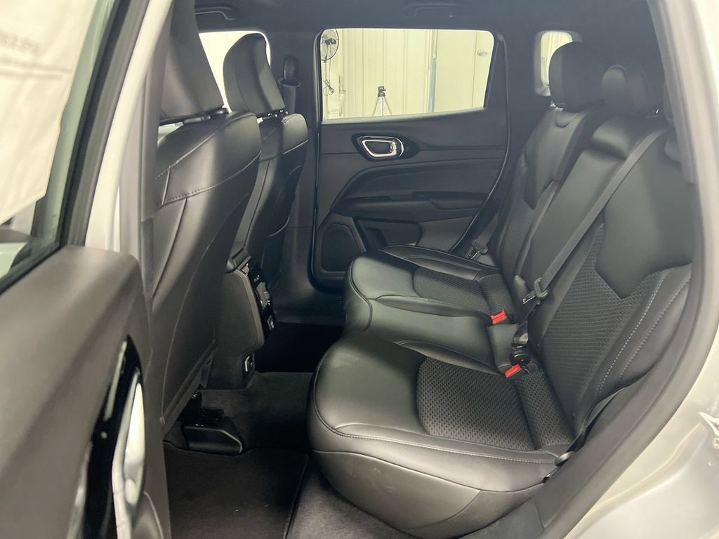 New 2026 Jeep Compass Latitude AWD/4WD image 21
