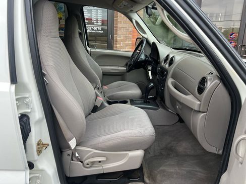 Used 2004 Jeep Liberty Sport w/ PWR Convenience Group AWD/4WD image 20