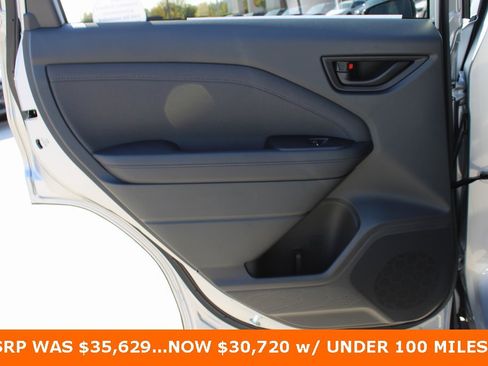 Used 2025 Subaru Forester Premium image 18