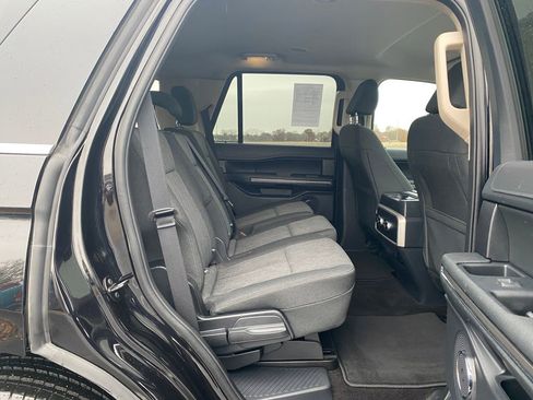 Used 2022 Ford Expedition XLT image 15