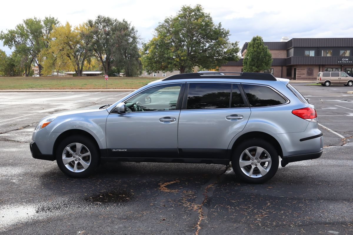 Used 2013 Subaru Outback 2.5i Premium AWD/4WD image 9