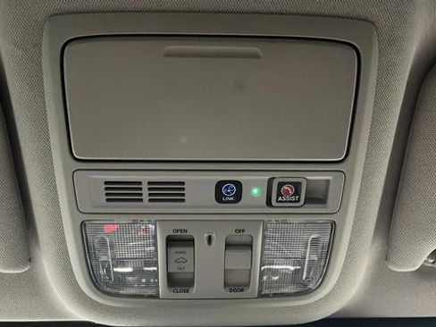 Used 2021 Honda Accord Touring image 34