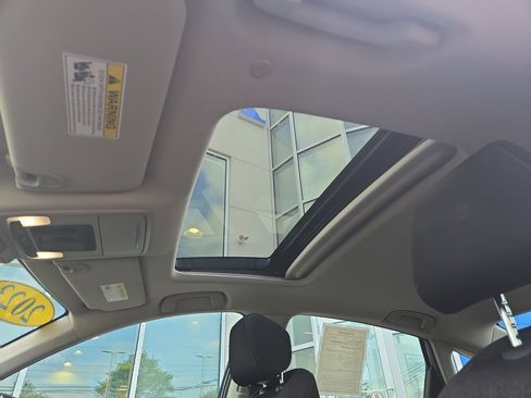 Certified 2023 Honda Accord EX image 22