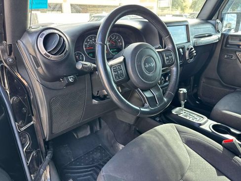 Used 2017 Jeep Wrangler Unlimited Sport w/ Quick Order Package 24S AWD/4WD image 17