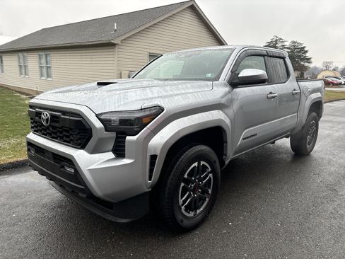 Used 2024 Toyota Tacoma TRD Sport image 7
