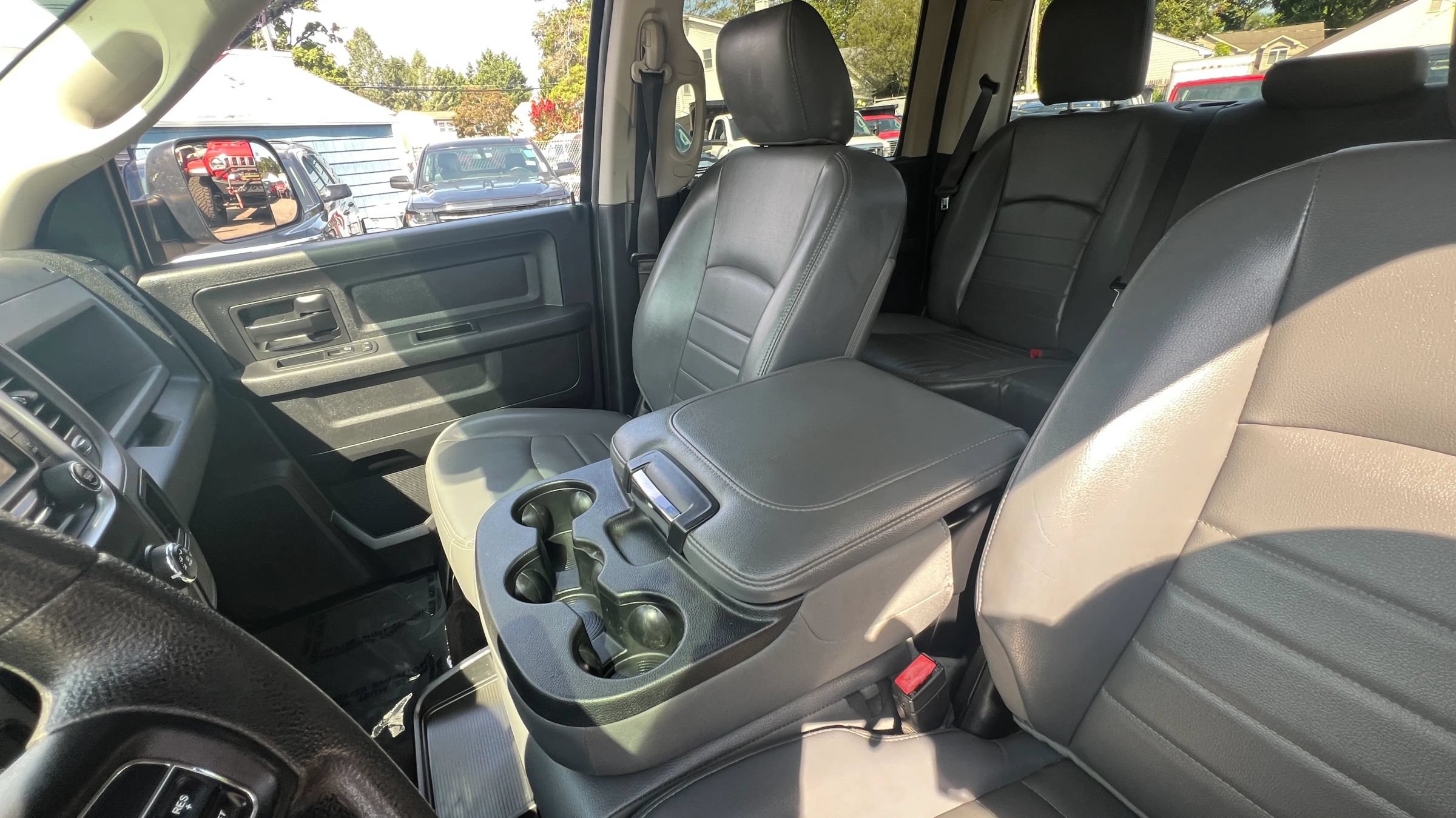 Used 2016 RAM 2500 Tradesman w/ Chrome Appearance Group AWD/4WD image 16