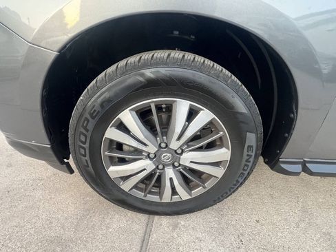 Used 2017 Nissan Pathfinder S AWD/4WD image 25
