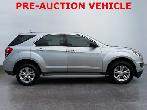 Used 2016 Chevrolet Equinox LS FWD image 2