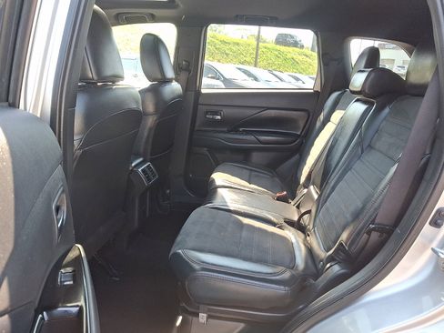 Used 2020 Mitsubishi Outlander LE FWD image 10