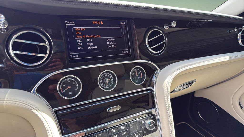 Used 2013 Bentley Mulsanne RWD image 46