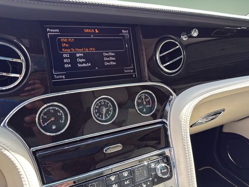 Used 2013 Bentley Mulsanne RWD image 46