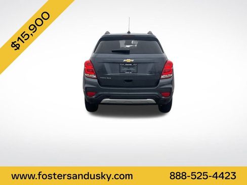 Used 2022 Chevrolet Trax LT w/ LT Convenience Package image 4
