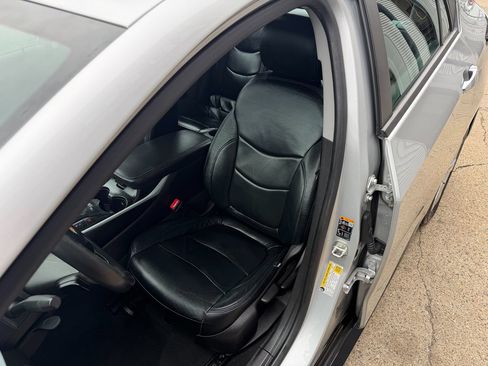 Used 2017 Chevrolet Volt LT FWD image 30