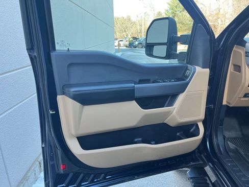 Certified 2024 Ford F350 XLT w/ Snow Plow/Camper Package image 15