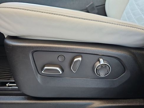 Certified 2025 Cadillac Escalade Sport Platinum AWD/4WD image 29