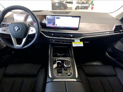 New 2026 BMW X7 xDrive40i w/ Premium Package image 5