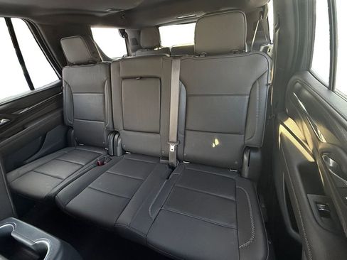 Used 2021 GMC Yukon Denali w/ Denali Premium Package image 13