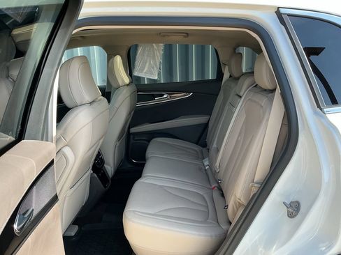 Used 2023 Lincoln Nautilus Reserve AWD/4WD image 19