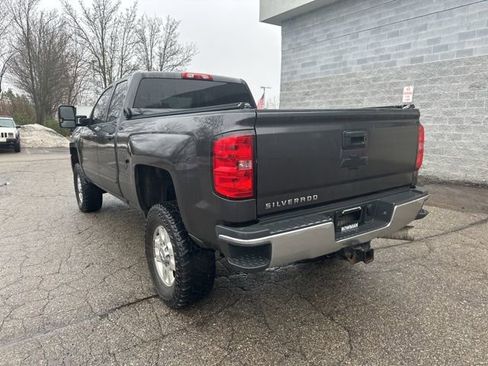 Used 2015 Chevrolet Silverado 2500 LT w/ LT Convenience Package image 3