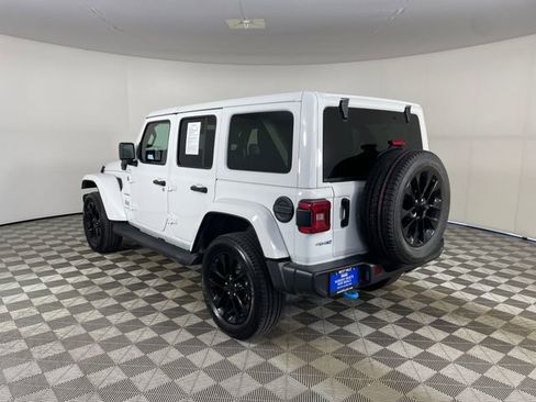 Used 2023 Jeep Wrangler Unlimited Sahara w/ Cold Weather Group AWD/4WD image 18