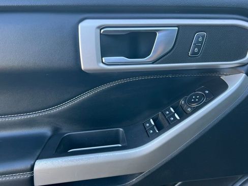 Certified 2022 Ford Explorer XLT w/ Equipment Group 202A image 12