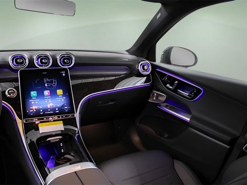 Used 2025 Mercedes-Benz GLC 300 GLC 300 image 17