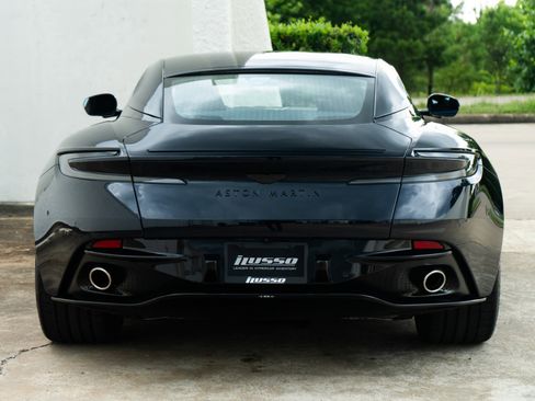 Used 2024 Aston Martin DB12 Coupe RWD image 14