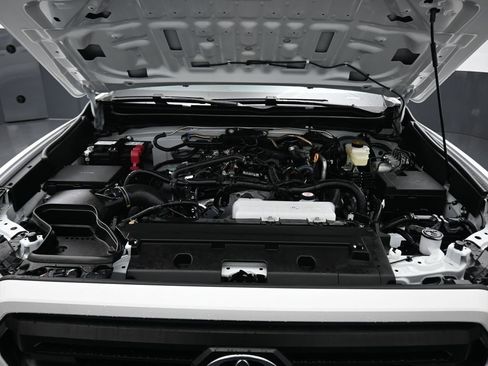 Used 2025 Toyota Tacoma SR image 51
